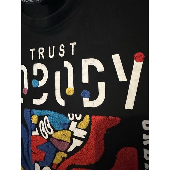 VGUC Switch Remarkable TRUST NOBODY Sz XL Short Sleeve Black Red White Design - Picture 7 of 12